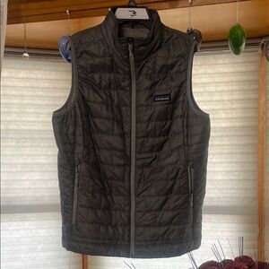 Patagonia Men's Dark Gray Puffer Vest